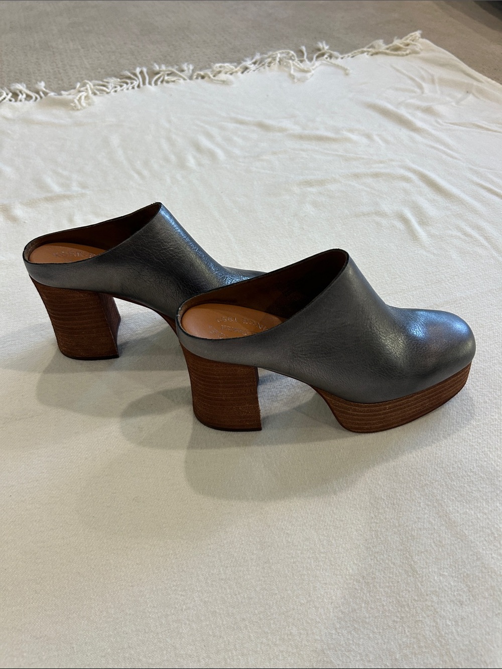 Kork-Ease Metallic Gray Leather Platform Mules